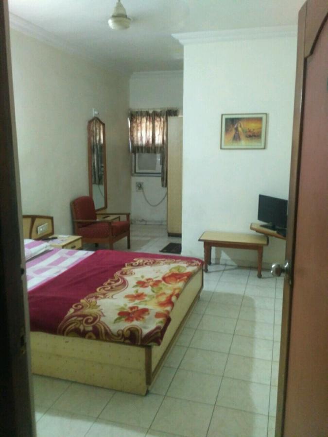 Rajshree Hotel Ahmedabad Exteriör bild