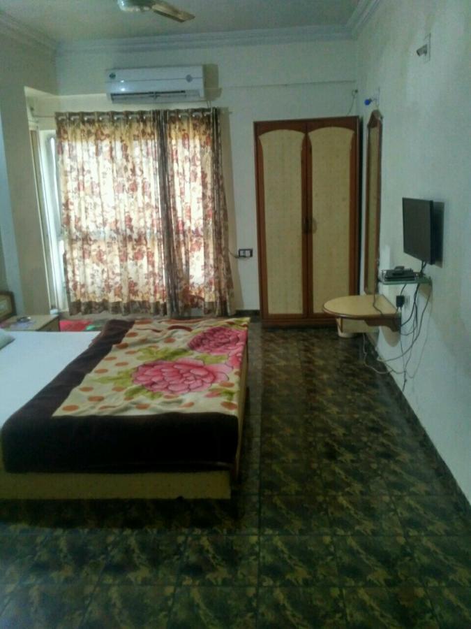 Rajshree Hotel Ahmedabad Exteriör bild